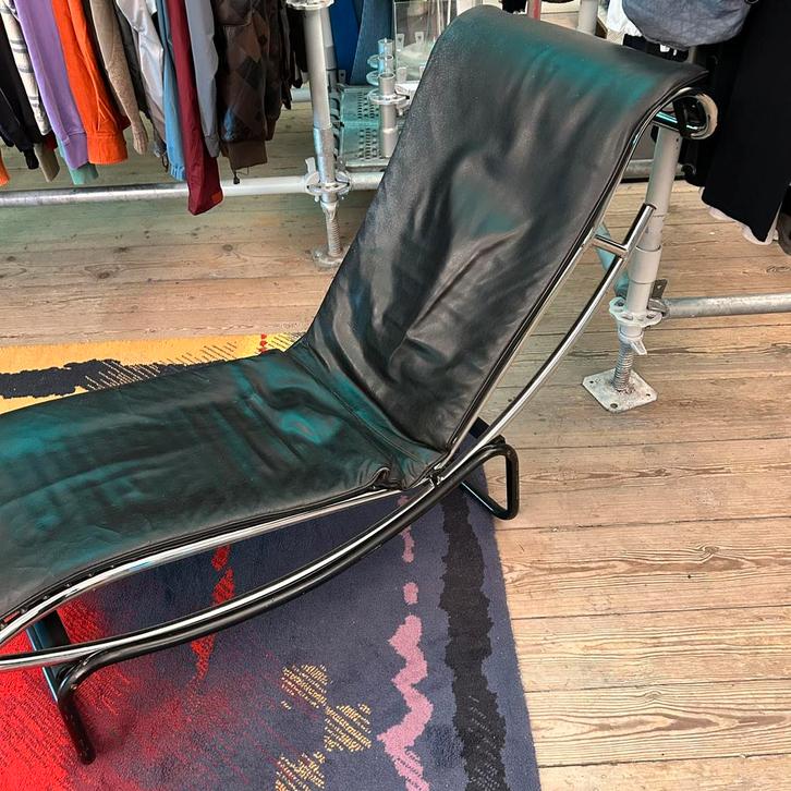 Vintage Le Corbusier fauteuil replica, Huis en Inrichting, Fauteuils, Zo goed als nieuw, Leer, Metaal, Ophalen
