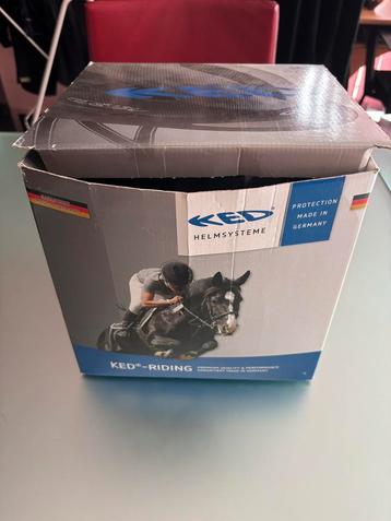 Ked Rijhelm beschikbaar voor biedingen