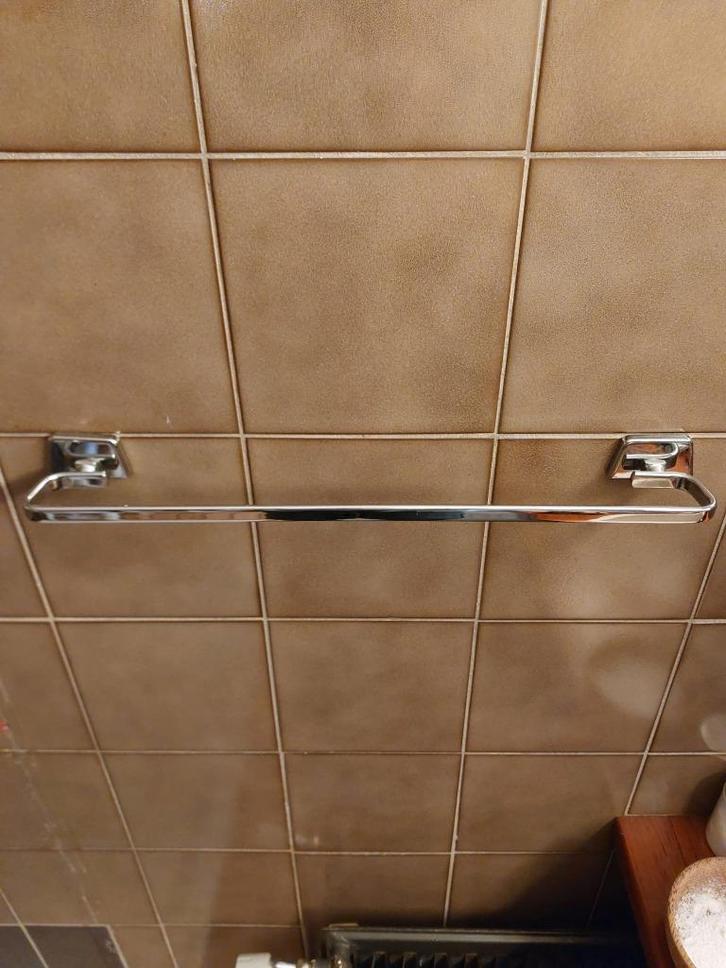 Douche acces: hoekplateau, handdoekrek, wandbeugel, wc-rol, Huis en Inrichting, Badkamer | Badtextiel en Accessoires, Zo goed als nieuw