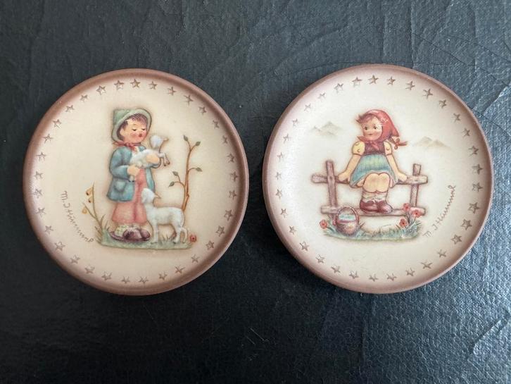 Assiettes HUMMEL (1990 - 1991) Marie Innocentia Hummel, Antiquités & Art, Antiquités | Céramique & Poterie, Enlèvement ou Envoi