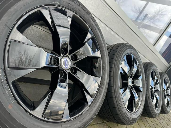 Orginele 18 inch Volvo XC40 XC70 EX40 C40 velgen zomerbanden, Autos : Pièces & Accessoires, Pneus & Jantes, Pneus et Jantes, Pneus été