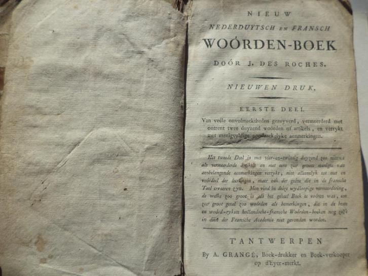 antiek Nieuw Nederduytsch en Fransch woorden-boek Des Roches, Antiek en Kunst, Antiek | Boeken en Manuscripten, Ophalen of Verzenden