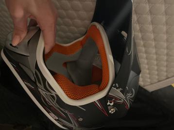 motorcross helm beschikbaar voor biedingen