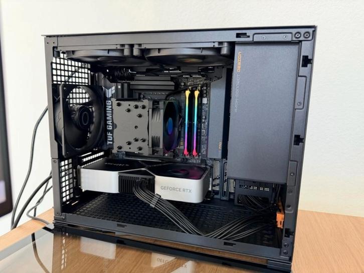 AMD Ryzen 7 9700X + RTX 4060 Ti FE+ Mini Gaming-pc, Computers en Software, Desktop Pc's, Zo goed als nieuw, SSD, 32 GB, Gaming