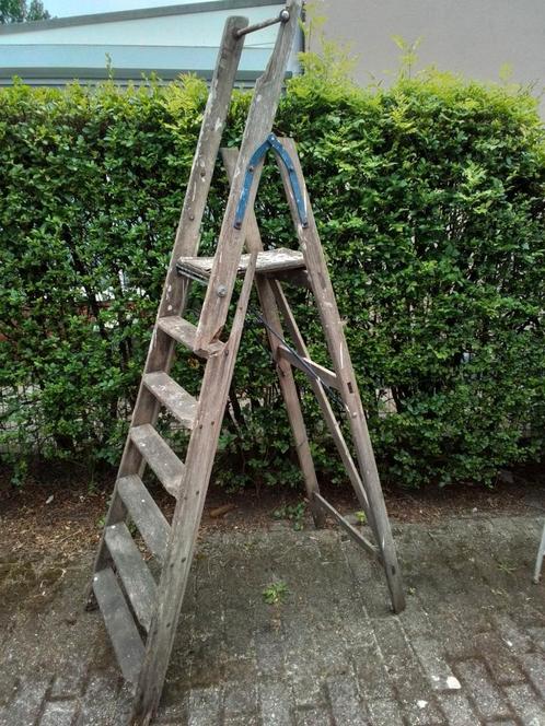 Vintage Houten Ladder, Doe-het-zelf en Bouw, Ladders en Trappen, Gebruikt, Ladder, Ophalen of Verzenden