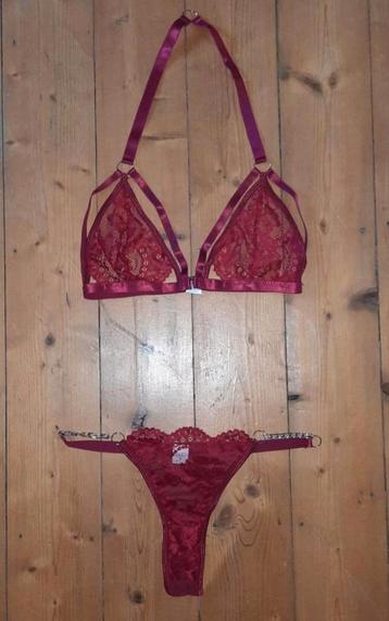 Verschillende lingerie setjes "S/OneSize"  beschikbaar voor biedingen