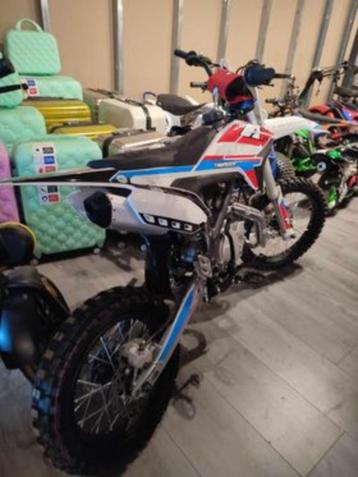 Moto dirtbike 150cc APOLLO THUNDER 17/14 beschikbaar voor biedingen