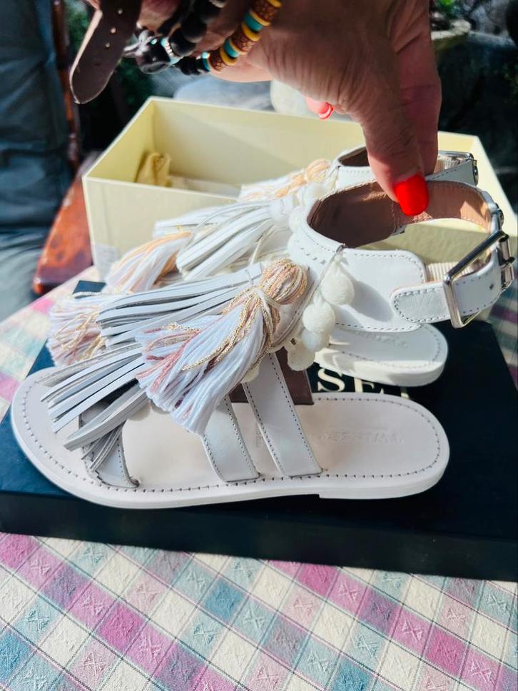 Sandalen wit leder maatje 36 Merk Twiset te klein gekocht, Kleding | Heren, Schoenen, Sandalen, Wit, Ophalen of Verzenden