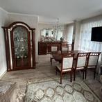 Complete eetkamer set - tafel, vitrinekast en dressoir, Ophalen, Zo goed als nieuw, 6 tot 8 stoelen