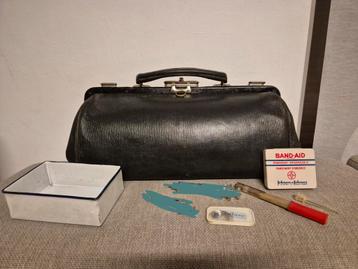 Ancienne sacoche et accessoires de medecine, Enlèvement ou Envoi, Utilisé