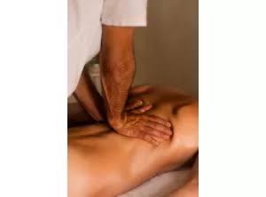 Sportieve man geeft professionele massages, Hobby & Loisirs créatifs, Hobby & Loisirs Autre, Enlèvement