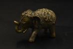 Gebeitelde bronzen olifant, Indiaas handgemaakt werk, Ophalen of Verzenden, Brons