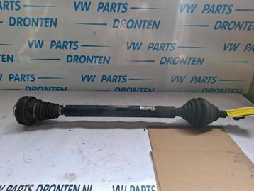 Aandrijfas rechts-voor van een Volkswagen Golf beschikbaar voor biedingen
