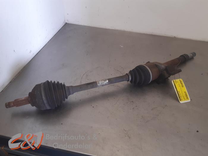 Aandrijfas rechts-voor van een Opel Vivaro, Auto-onderdelen, Remmen en Aandrijving, Opel, Gebruikt, 3 maanden garantie, Ophalen of Verzenden