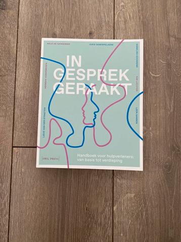 In gesprek geraakt beschikbaar voor biedingen