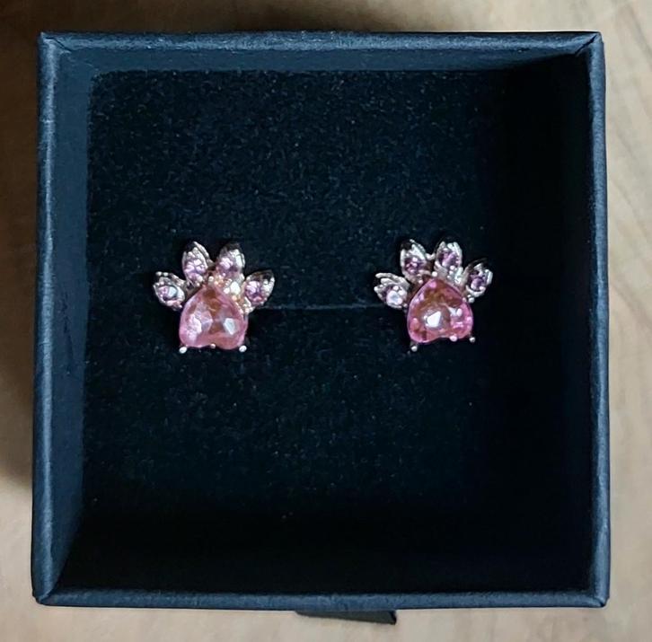 Nouveau - Boucles d'oreilles - Boîte d'origine incluse - 15€, Bijoux, Sacs & Beauté, Boucles d'oreilles, Neuf, Puces ou Clous