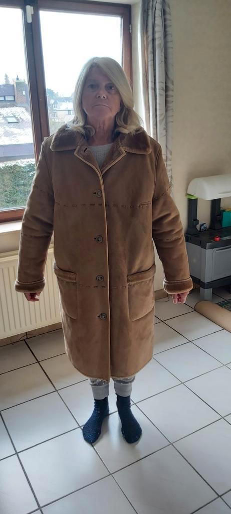 JAS VAN IMITATIESCHAPENVACHT VOOR DAMES, Kleding | Dames, Jassen | Winter, Zo goed als nieuw, Ophalen