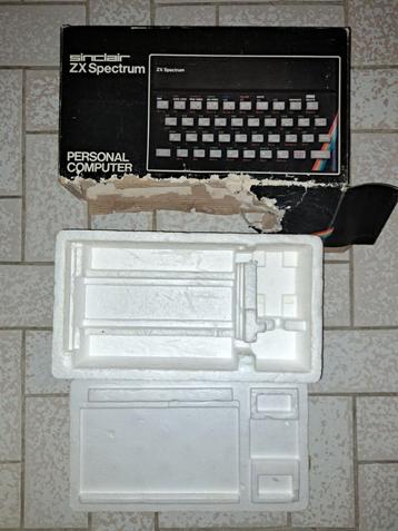 Boite et frigolite de la console sinclair zx spectrum, Enlèvement ou Envoi