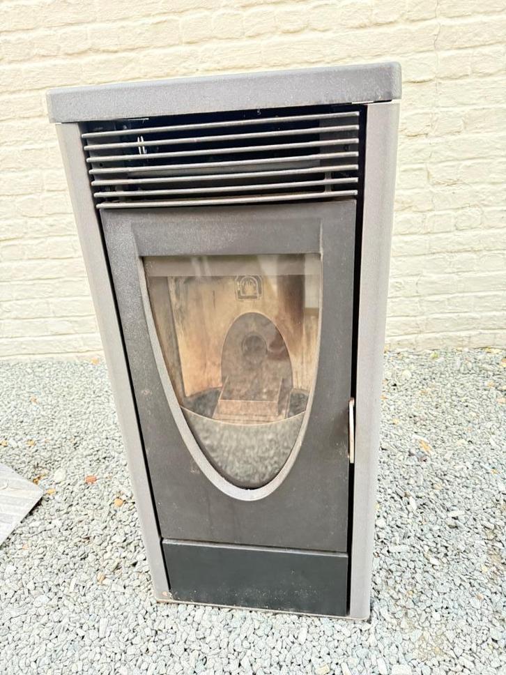 pelletkachel als nieuw, gietijzer - vuurvaste steen, Huis en Inrichting, Kachels, Gebruikt, Vrijstaand, Pelletkachel, Ophalen of Verzenden