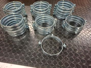 33 buisbeugels van solide kwaliteit beschikbaar voor biedingen