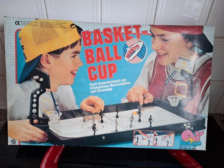 Basketballcupspel van BELUGO, Hobby en Vrije tijd, Gezelschapsspellen | Bordspellen, Zo goed als nieuw, Een of twee spelers, Ophalen of Verzenden
