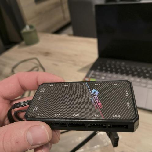 Bykski B-RBW-C8 5V Addressable RGB (RBW) Controller, Computers en Software, Dockingstations, Zo goed als nieuw, USB-hub, Ophalen of Verzenden