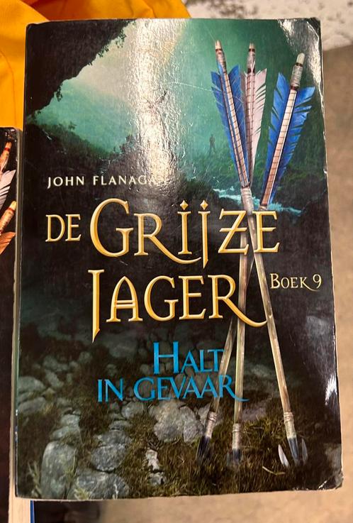 John Flanagan - de grijze jager boeken 3-4-5-6-9-10, Livres, Livres pour enfants | Jeunesse | 10 à 12 ans, Comme neuf, Enlèvement ou Envoi