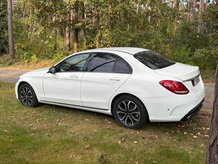 W205 c klasse 100dkm benzine, Auto's, Mercedes-Benz, Bedrijf, C-Klasse, Benzine, Automaat, Wit, Zwart, Leder en Stof, Achterwielaandrijving