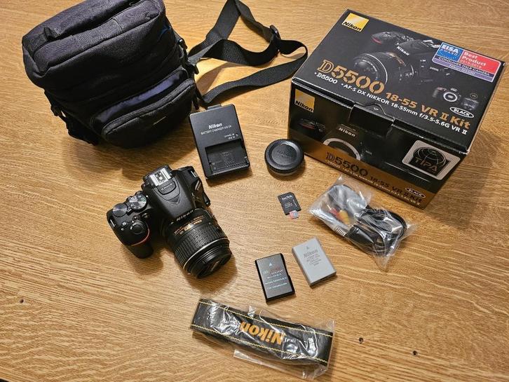 Nikon D5500 + Obj. 18-55 + sacoche + SD 16GB + 2e batterie, TV, Hi-fi & Vidéo, Appareils photo analogiques, Comme neuf, Nikon