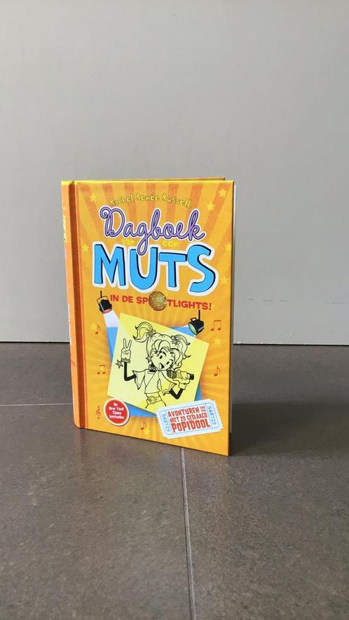 Rachel Renée Russell - In de spotlights!, Boeken, Kinderboeken | Jeugd | 10 tot 12 jaar, Zo goed als nieuw, Ophalen of Verzenden