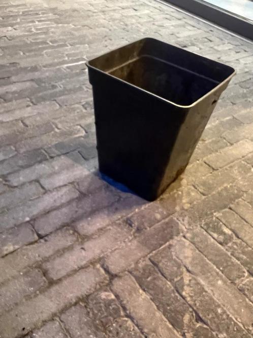 Grote vierkantige kweekpotten 30,5 x 31 cm, Tuin en Terras, Bloempotten, Zo goed als nieuw, Kunststof, Binnen, Balkon, Tuin, Minder dan 40 cm