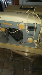 NAUMANN NAAIMACHINE, Ophalen, Naaimachine