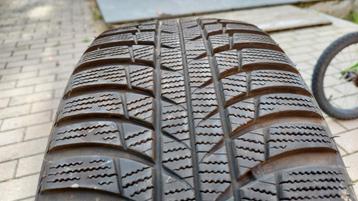 2Winterbanden bridgestone 225/45R18  beschikbaar voor biedingen