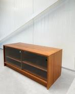 vintage mid century low dressoir, Huis en Inrichting, Met deur(en), Ophalen of Verzenden, Zo goed als nieuw, Eikenhout