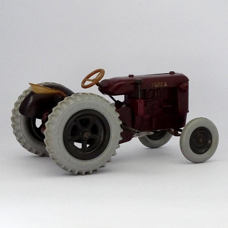 Jaren '50 Zetor 25 Tractor in Donkerrood Bakeliet, Antiek en Kunst, Antiek | Speelgoed, Verzenden