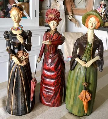 Belles poupées anciennes en bois 