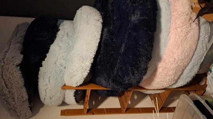 Lot hondenmanden - 13 stuks - NIEUW - luxe donutmanden, Dieren en Toebehoren, Hondenmanden, Nieuw, Ophalen