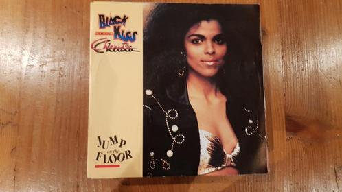 7" Black Kiss feat. Cherita - Jump on the floor, Cd's en Dvd's, Vinyl Singles, Gebruikt, Single, Dance, 7 inch, Ophalen of Verzenden