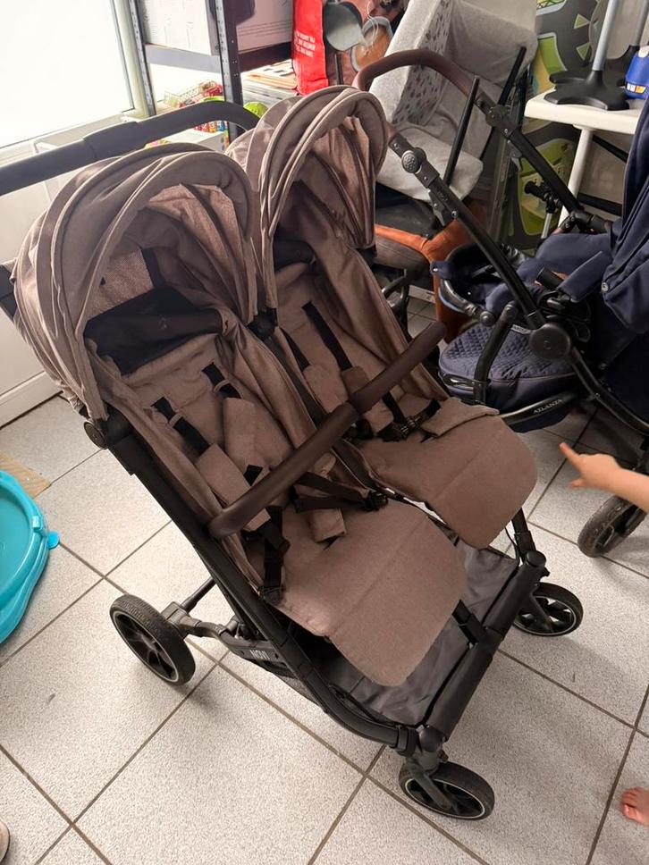 Dubbele buggy - Novi, Kinderen en Baby's, Buggy's, Gebruikt, Ophalen