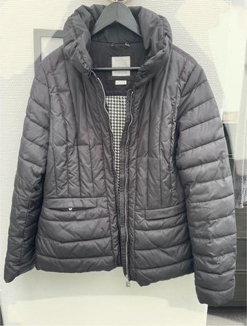 Gore Tex zwarte winterjas dames 42-44 beschikbaar voor biedingen