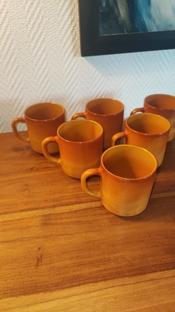 BP  6 Volcan Koffietassen €3,50 per stuk €20 samen, Antiek en Kunst, Antiek | Servies los, Ophalen of Verzenden