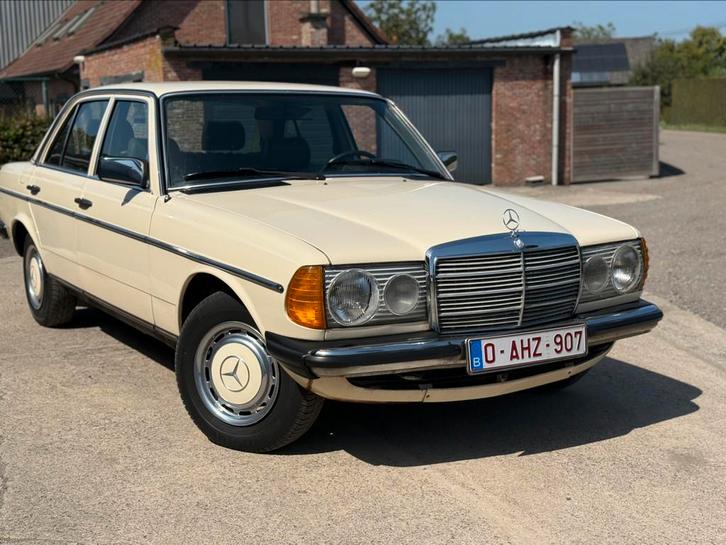 Mercedes w123 oldtimer 240d  Diesel LeZ, Auto's, Oldtimers, Bedrijf, Te koop, Elektrische ramen, Mercedes-Benz, Benzine, Berline