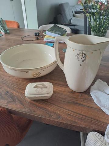Cruche à eau ancienne avec bol et bol, Enlèvement