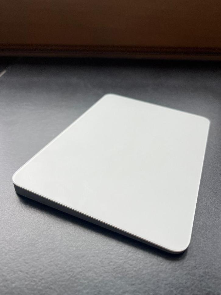 Apple Magic Trackpad 2 (A1535) Wit / Zilver - nieuwstaat, Computers en Software, Muizen, Zo goed als nieuw, Trackpad, Draadloos