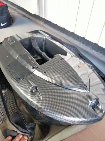 Skarp carbon voerboot met dieptemeter beschikbaar voor biedingen