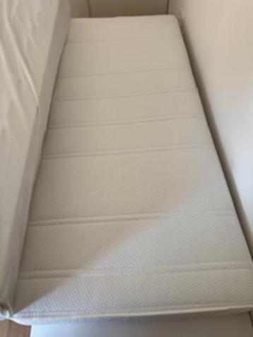 Matras beschikbaar voor biedingen