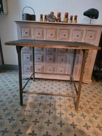 Ancienne table industrielle d'atelier, Antiquités & Art, Enlèvement