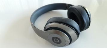 Beats Studio 2 Wired (Noise cancelling) + hardcase    beschikbaar voor biedingen