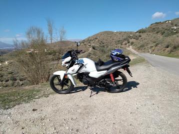 Honda CB125F motoren. 2000Km beschikbaar voor biedingen