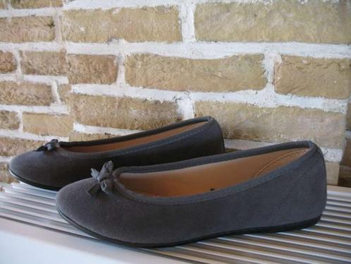 Nieuwe grijze ballerina's: maat 38, Kleding | Dames, Schoenen, Nieuw, Ballerina's, Grijs, Ophalen of Verzenden